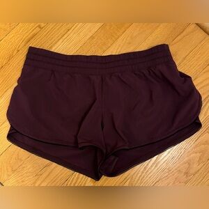 Lululemon Hotty Hot Low-Rise Lined Short 2.5